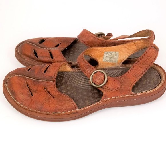 Simple Shoes - Simple Brand 8.5 Closed Toe Flat Sandals Tan